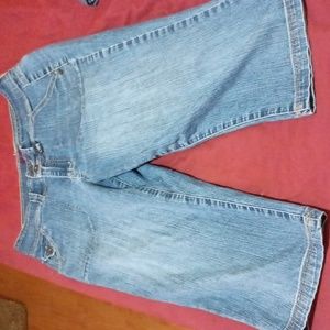 Gloria Vanderbilt capri jeans